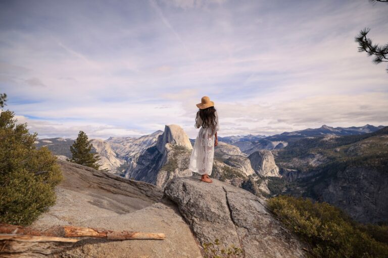 The Ultimate Guide to Solo Travel: Tips and Tricks